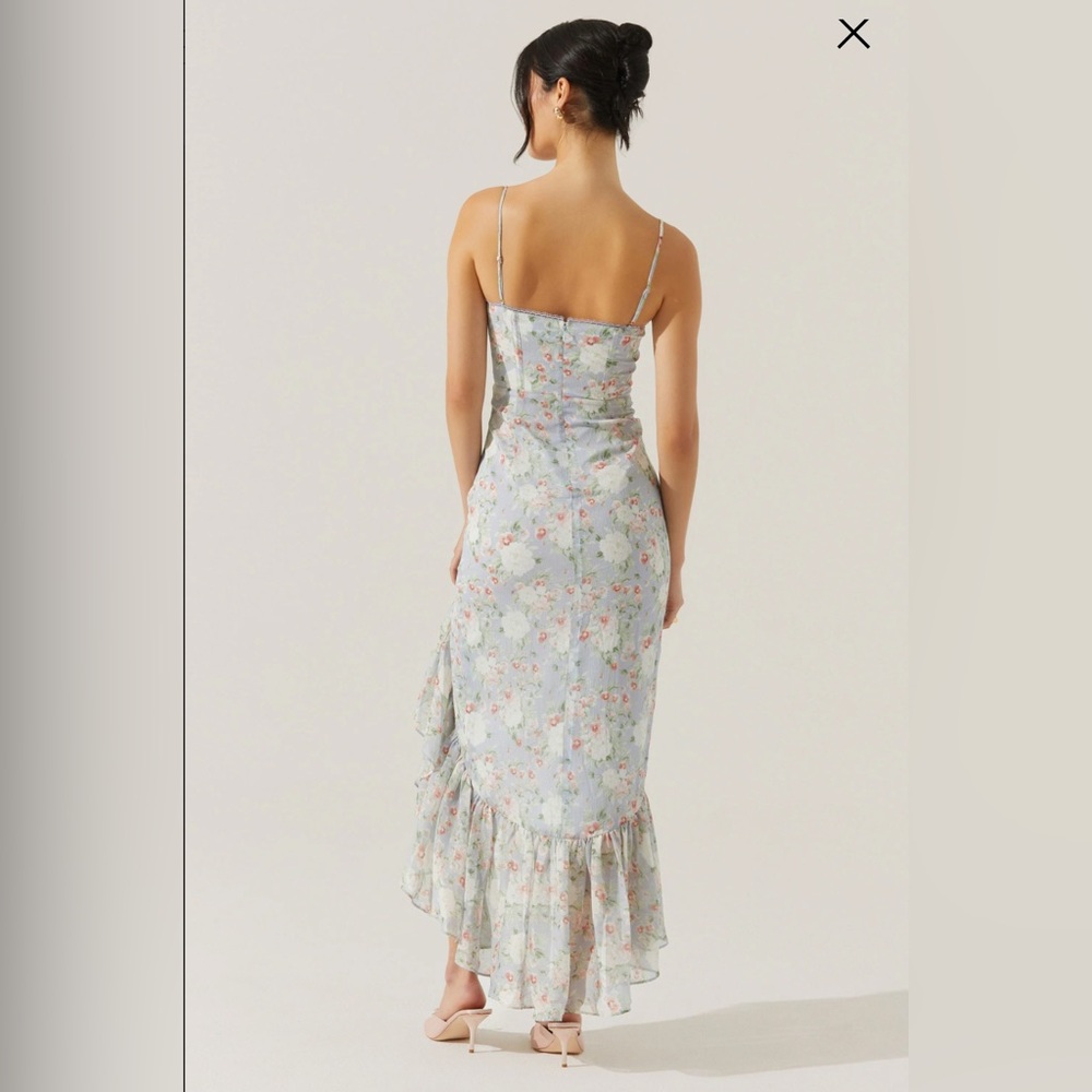 ASTR the Label Brisbane Asymmetrical Floral Midi Dress - NWT - Picture 2 of 12